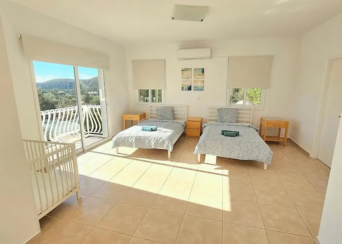 White Cove Villa, Limassol Vilă *