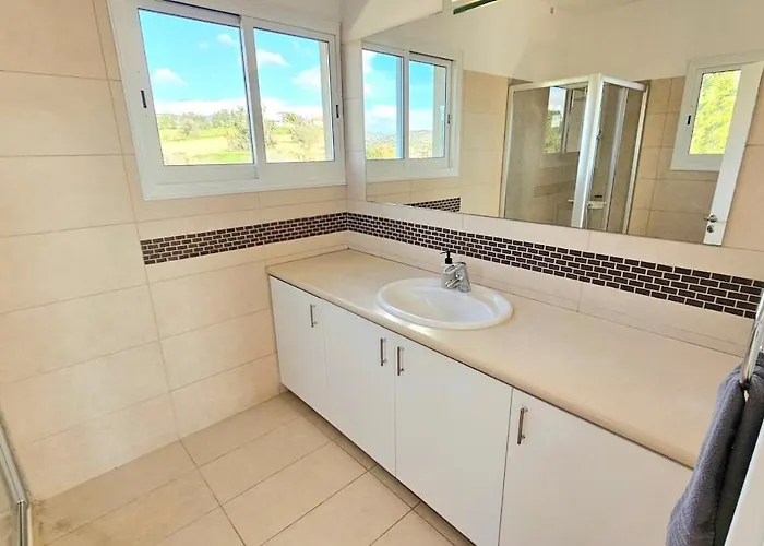 White Cove Villa, Limassol Vilă